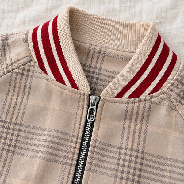 Ribbed collar with metal zip on a plaid bomber jacket