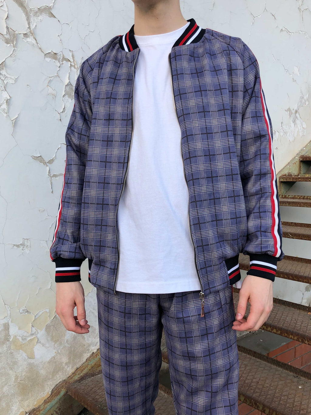 Gentlemen Tracksuit — close-up of the open bomber jacket