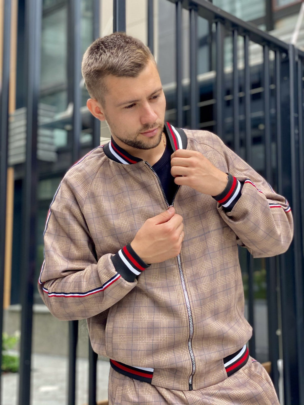 Camel Coach Gentlemen Tracksuit — close-up of the bomber jacket