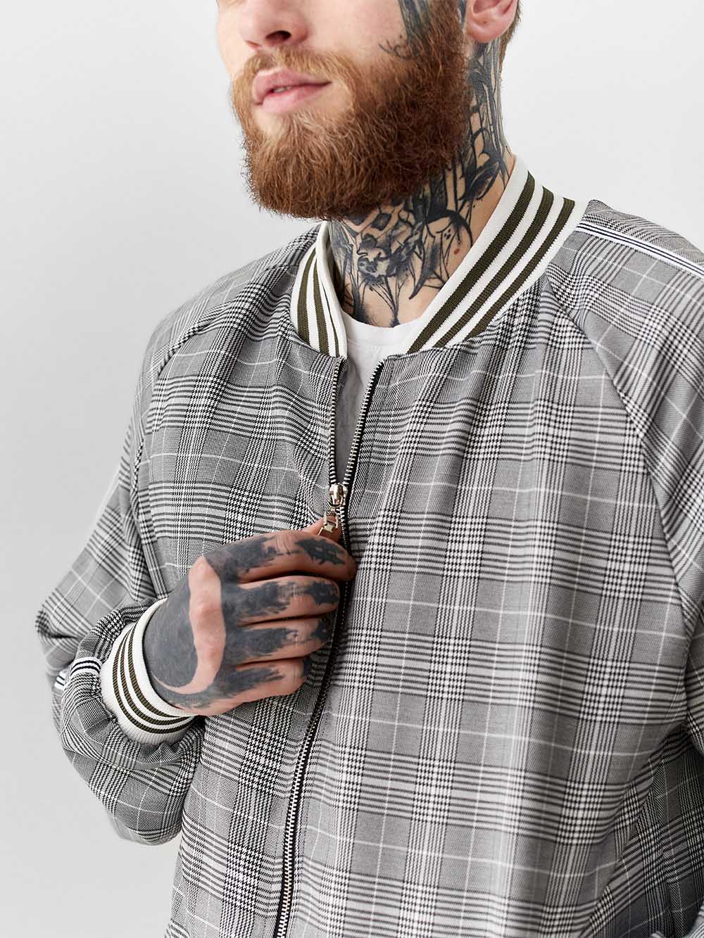 Gray Streetwear Gentlemen Tracksuit — close-up of the collar and zipper